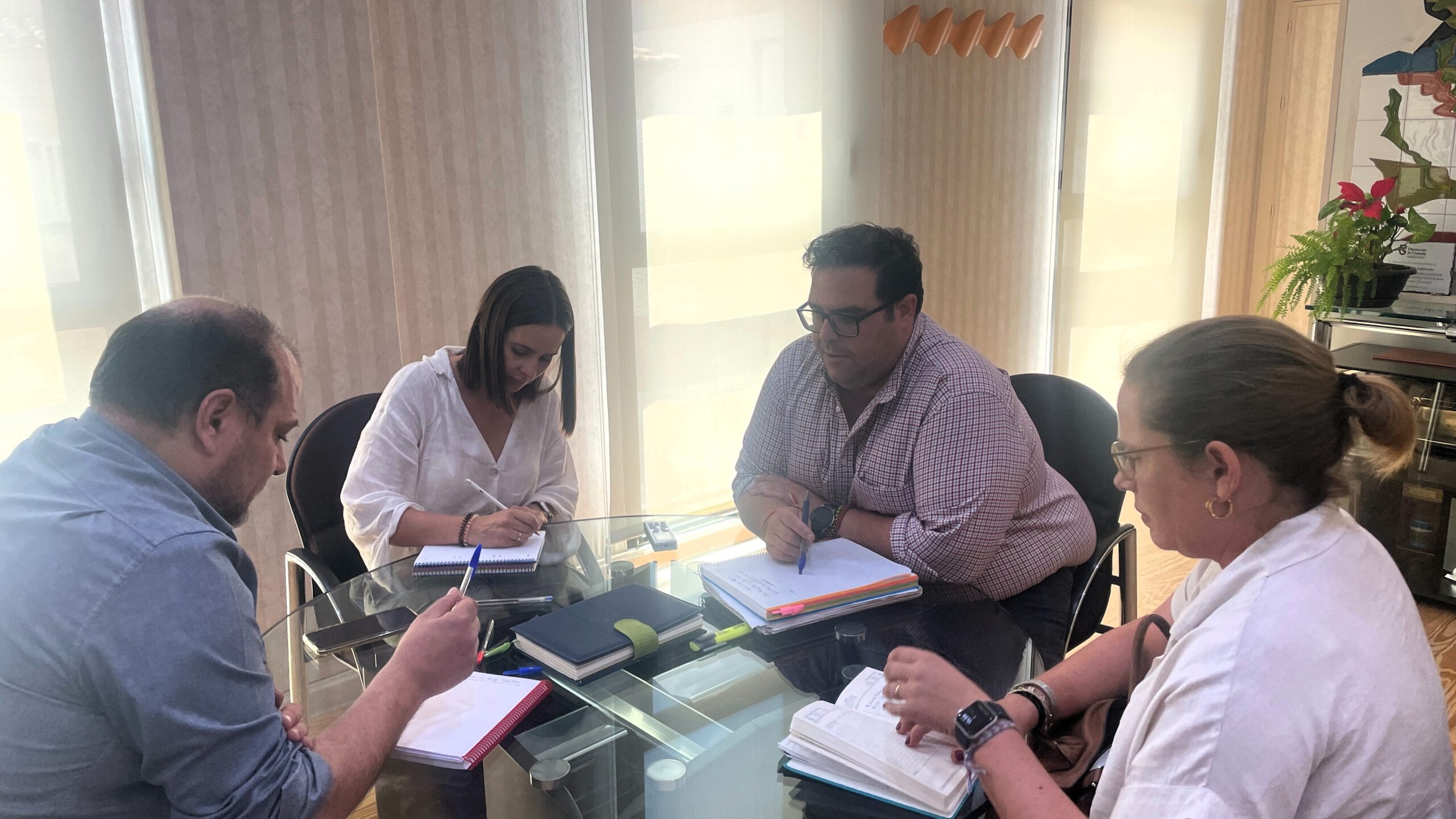 La Mancomunidad de la Costa Tropical y Salobreña buscan solucionar el saneamiento de las urbanizaciones de la Villa